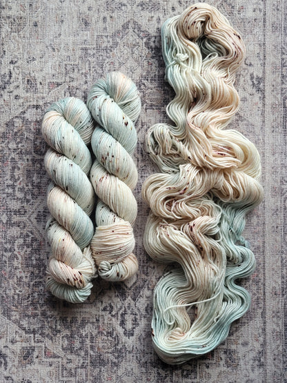 Ghost Pipe - Spruce DK