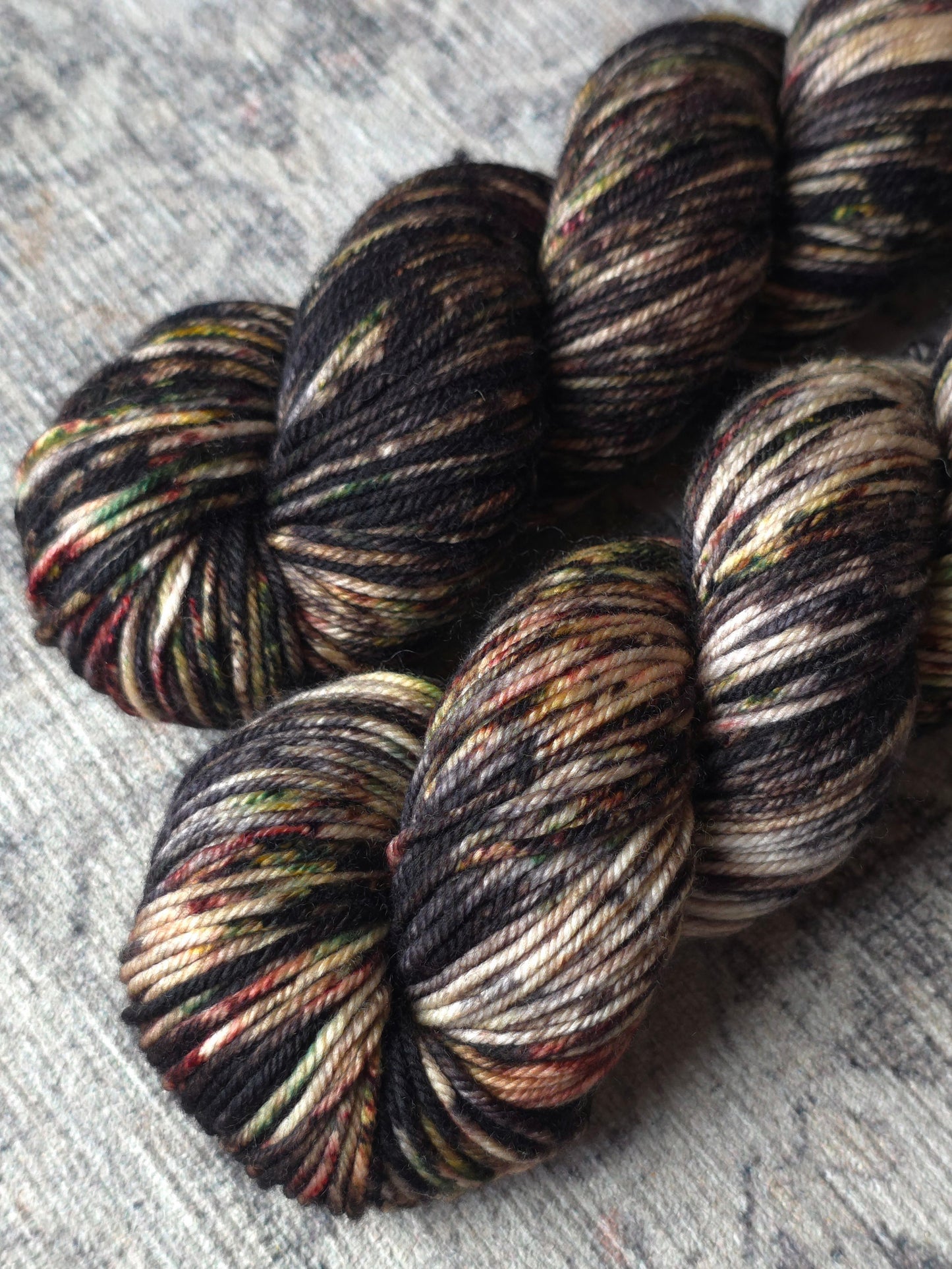 Black Walnut - Spruce DK