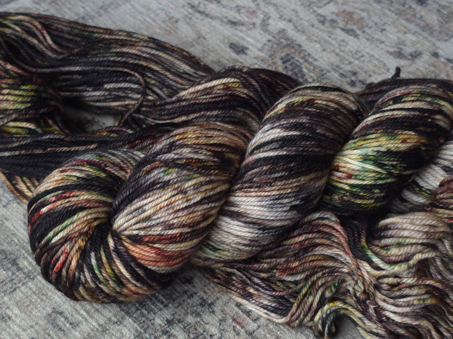 Black Walnut - Spruce DK
