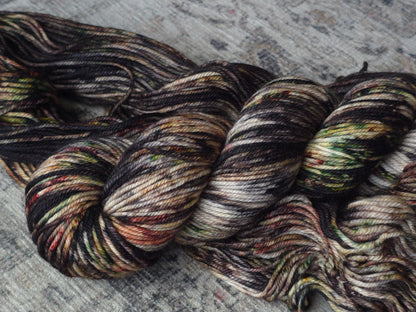 Black Walnut - Spruce DK