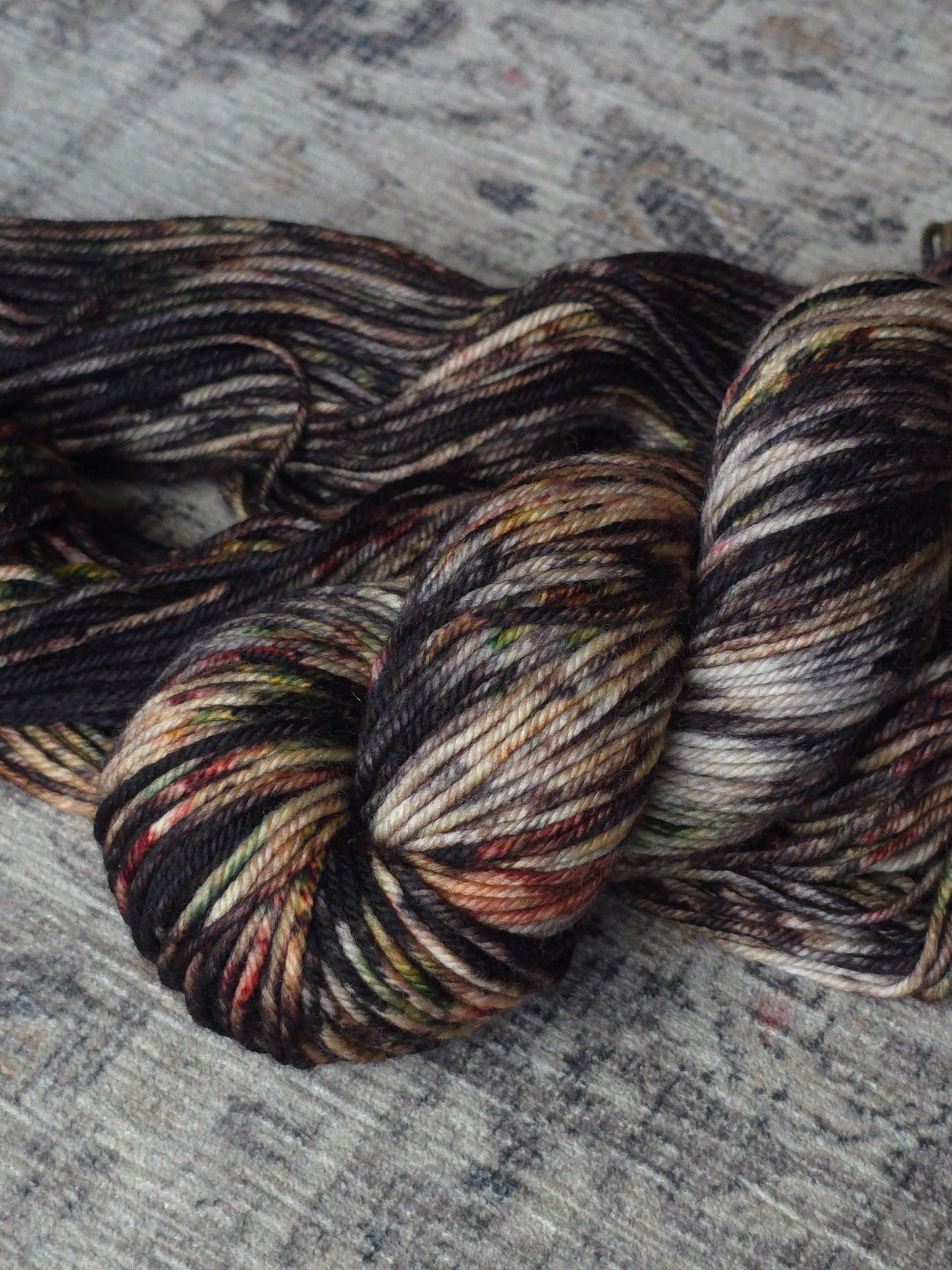 Black Walnut - Spruce DK