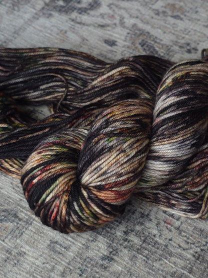 Black Walnut - Spruce DK