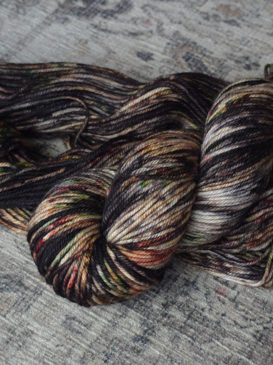 Black Walnut - Spruce DK